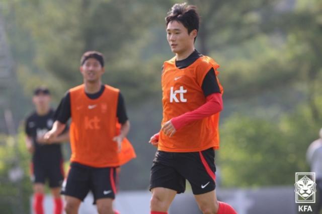 九游体育-严元相因韧带损伤提前回国 韩国亚运次战重组锋线