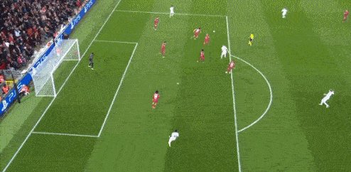 九游体育官网-【欧冠】门将互相送礼，皇马两人双响，利物浦2-5皇马