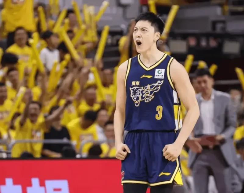 九游体育官网-广东G2绝杀3将太爆了!胡明轩与奎因燃尽,张皓嘉最后攻守锁胜局
